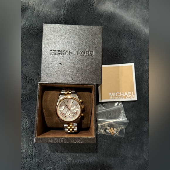 Michael Kors Silver Multicolor Stainless Steel Lexington MK5735 Women's watch - Picture 9 of 10